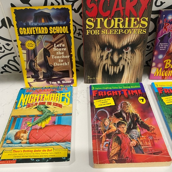 Lot of 11 Vintage Halloween Scary Stories Story Books Paperback Creepy Tales - Picture 3 of 8
